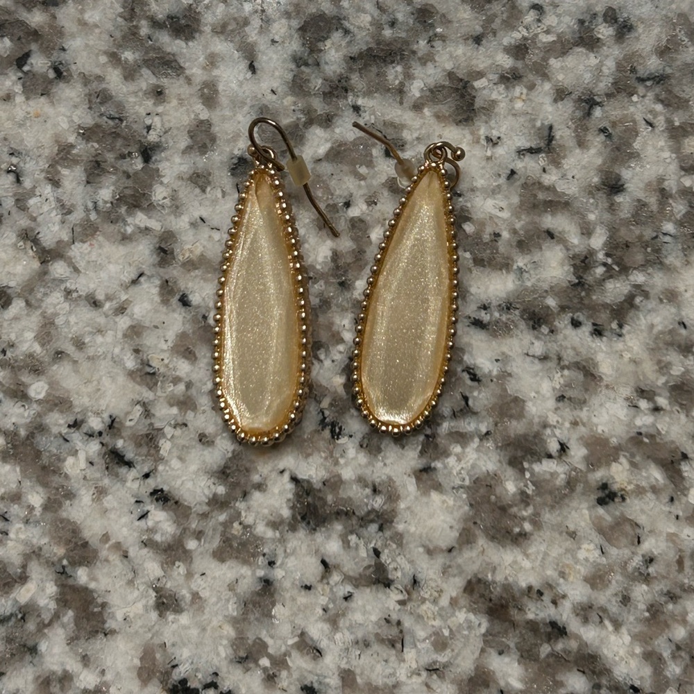 Elegant Gold Teardrop Earrings